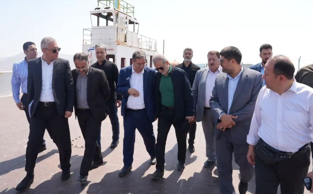 پزشکیان از دریاچه ارومیه بازدید کرد + تصاویر