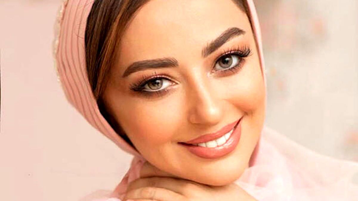 نفیسه روشن با آدم فضایی‌ها در چین+ عکس