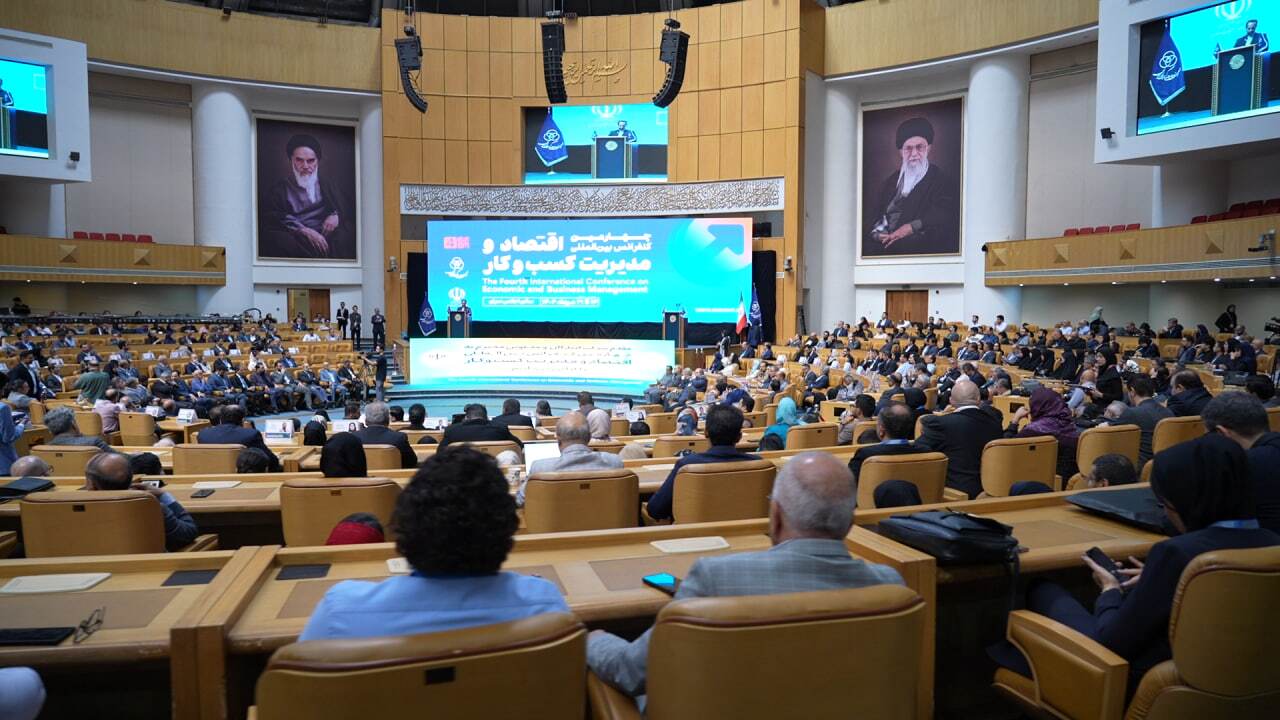 افتتاح چهارمین کنفرانس بین‌المللی اقتصاد و مدیریت کسب‌وکار با اعطای جایزه و نشان ملی مدیریت کسب و کار سال کشور