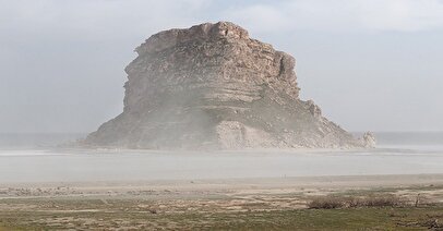 هجوم ریزگردهای نمکی دریاچه ارومیه به آسمان تبریز!