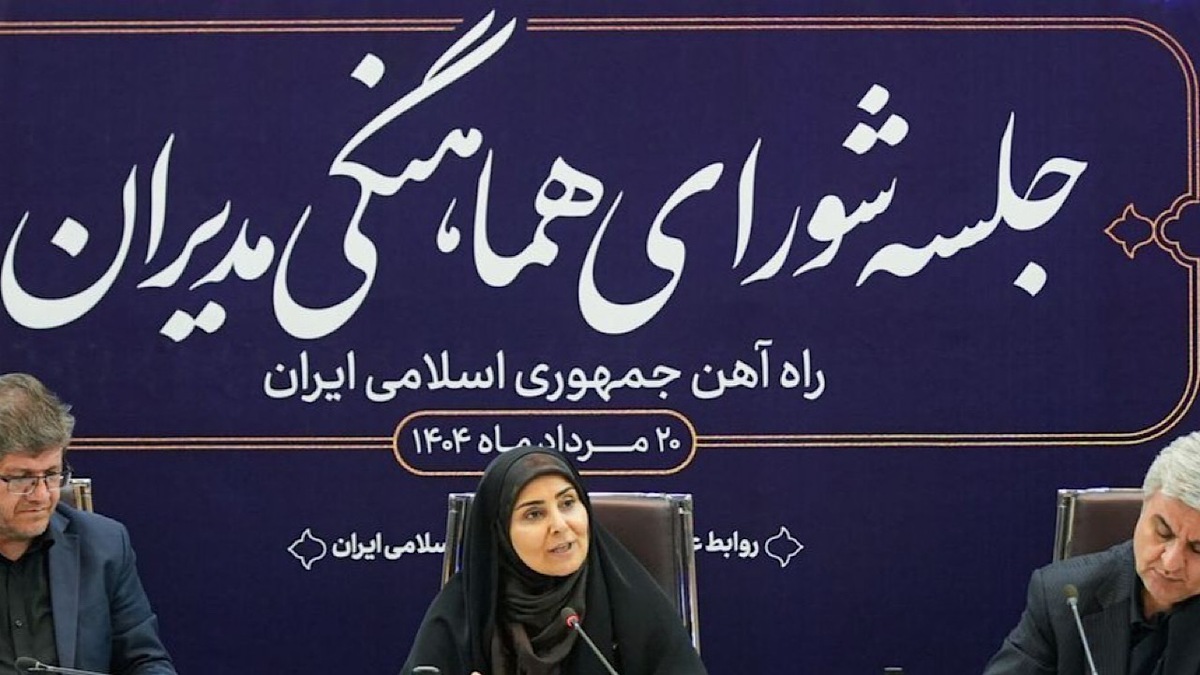 صادق: توسعه قطارهای حومه‌ای در راه‌آهن کلید خورد