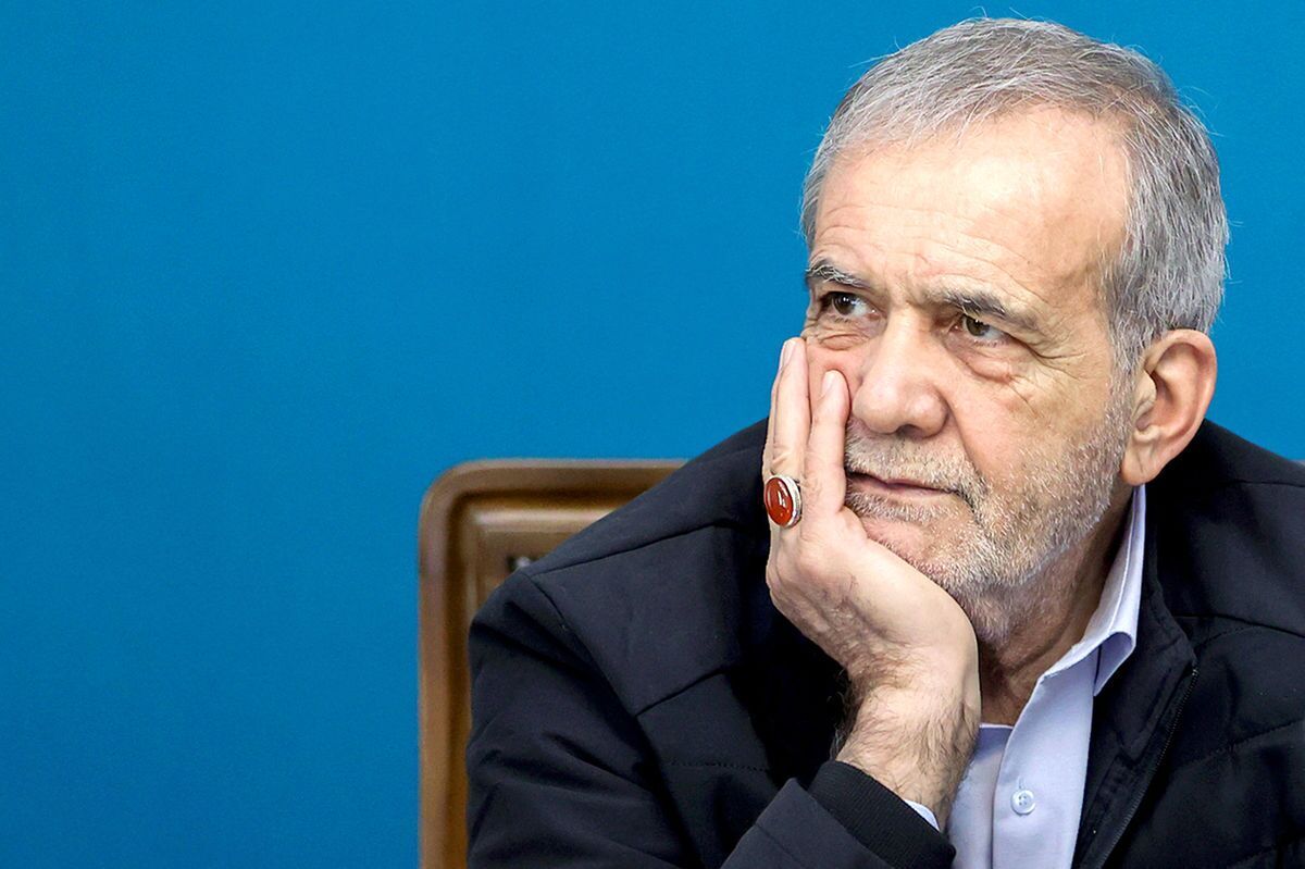 خنده و فیگور بدن پزشکیان هم حاشیه‌ساز شد!/ مرام و معرفت و اصول رفتاری پزشکیان، باید بازگو شود