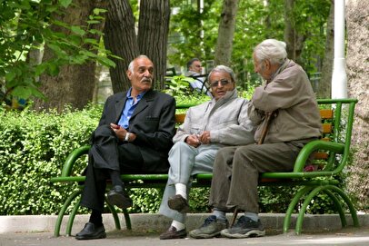 بازنشستگان لشکری بخوانند/مشکل واریز حقوق به کجا رسید؟