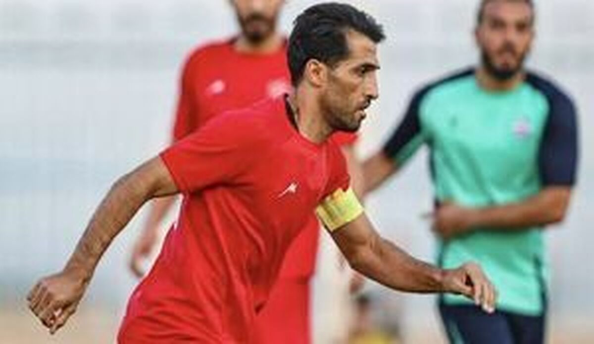 کاپیتان پرسپولیس در بلاتکلیفی/ رفتار زشت مدیران با مرد اخلاق کاپیتان پرسپولیس در بلاتکلیفی/ رفتار زشت مدیران با مرد اخلاق