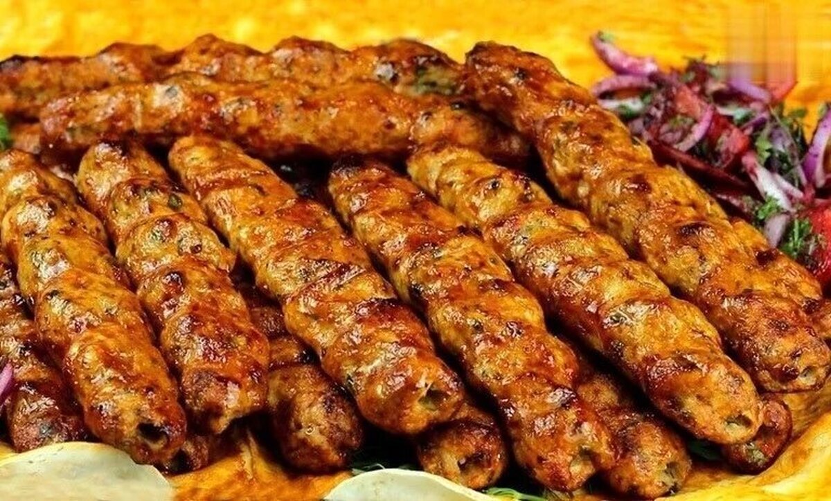 طرز تهیه کباب کوبیده رستورانی با گوشت بوقلمون / مجلسی و خوشمزه طرز تهیه کباب کوبیده رستورانی با گوشت بوقلمون / مجلسی و خوشمزه