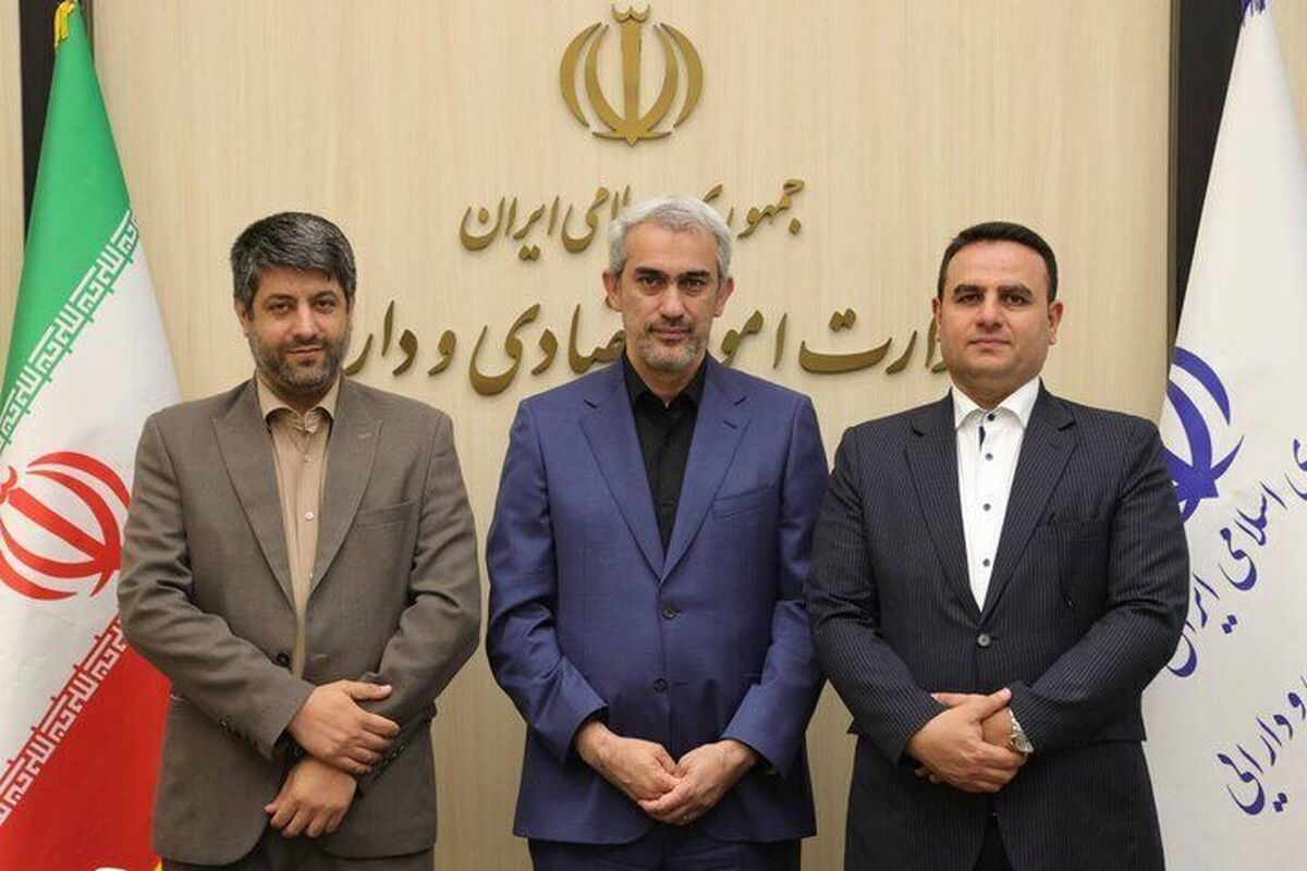 پوستاندازی در وزارت اقتصاد/ وزیر اقتصاد عزل و نصب کرد پوستاندازی در وزارت اقتصاد/ وزیر اقتصاد عزل و نصب کرد