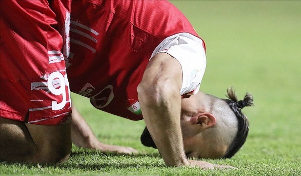 هواداران پرسپولیس، لطفا به لقب «باتعصب» رحم کنید! هواداران پرسپولیس، لطفا به لقب «باتعصب» رحم کنید!