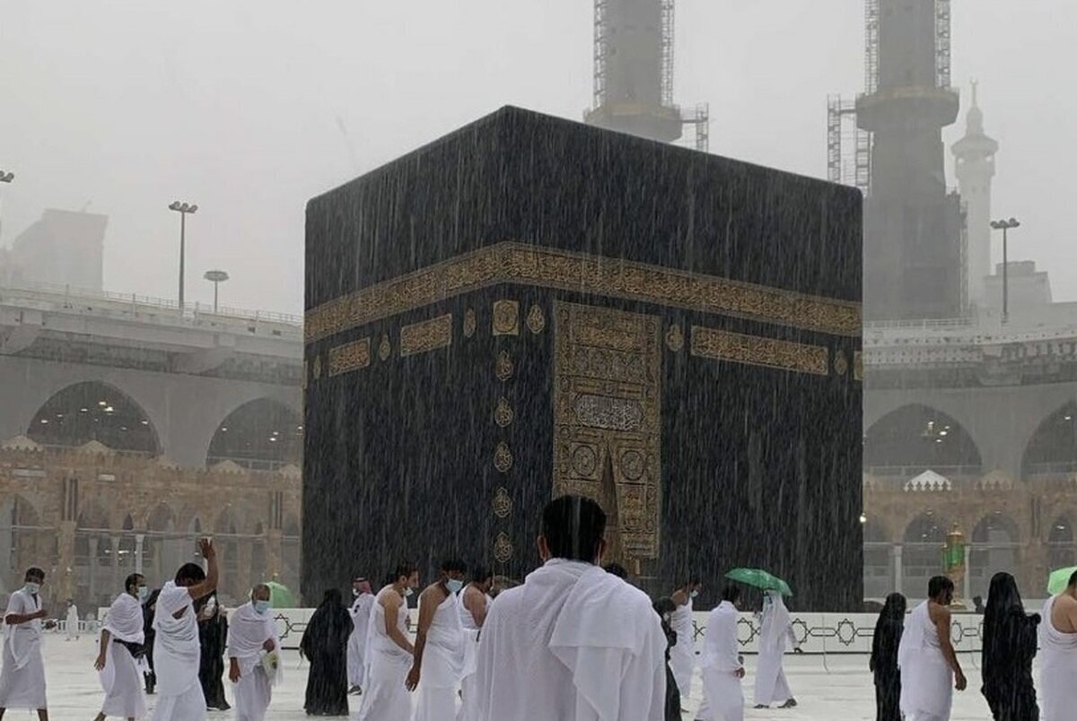بارش باران شدید در خانه خدا