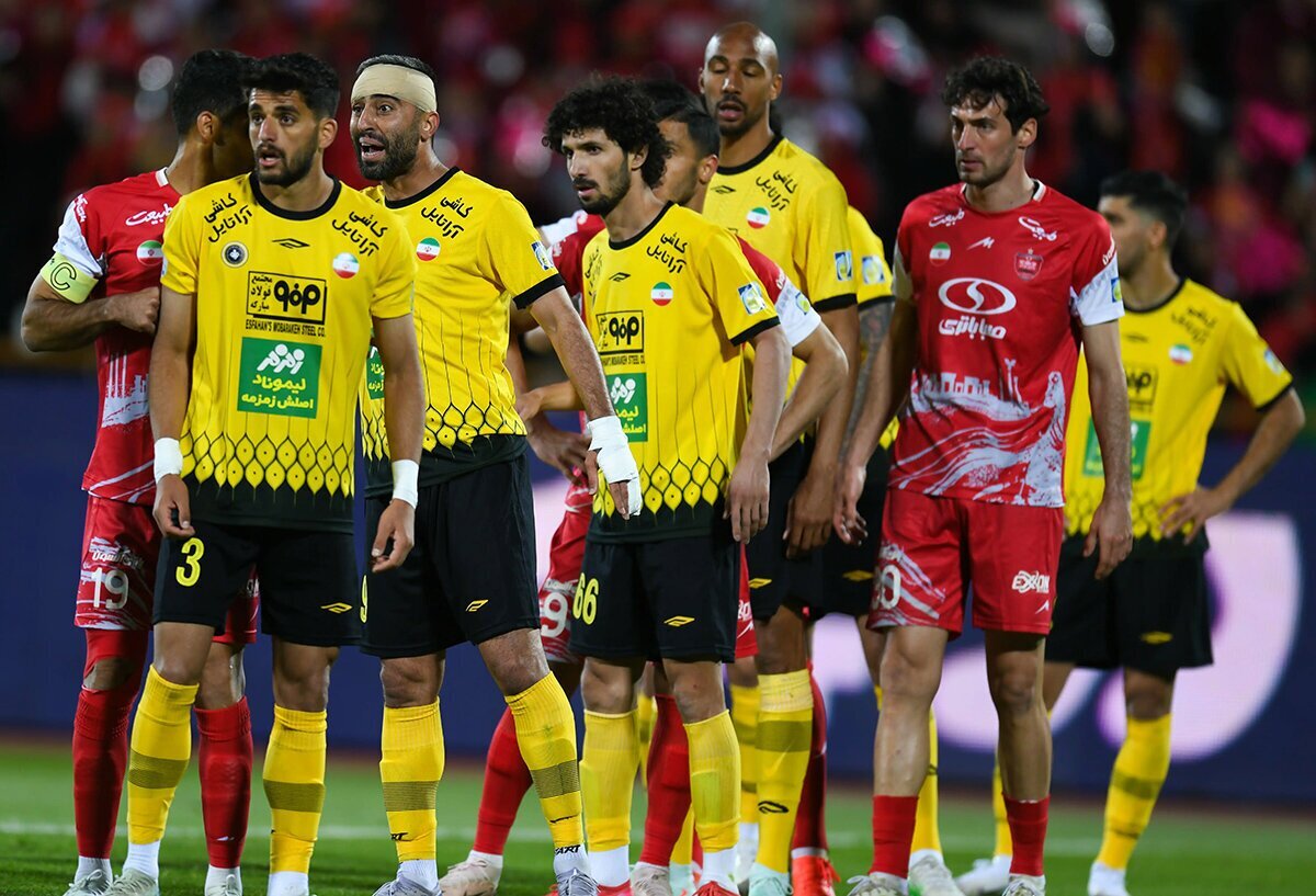 ترکیب متفاوت پرسپولیس مقابل سپاهان / وحید هاشمیان خشمگین شد! ترکیب متفاوت پرسپولیس مقابل سپاهان / وحید هاشمیان خشمگین شد!