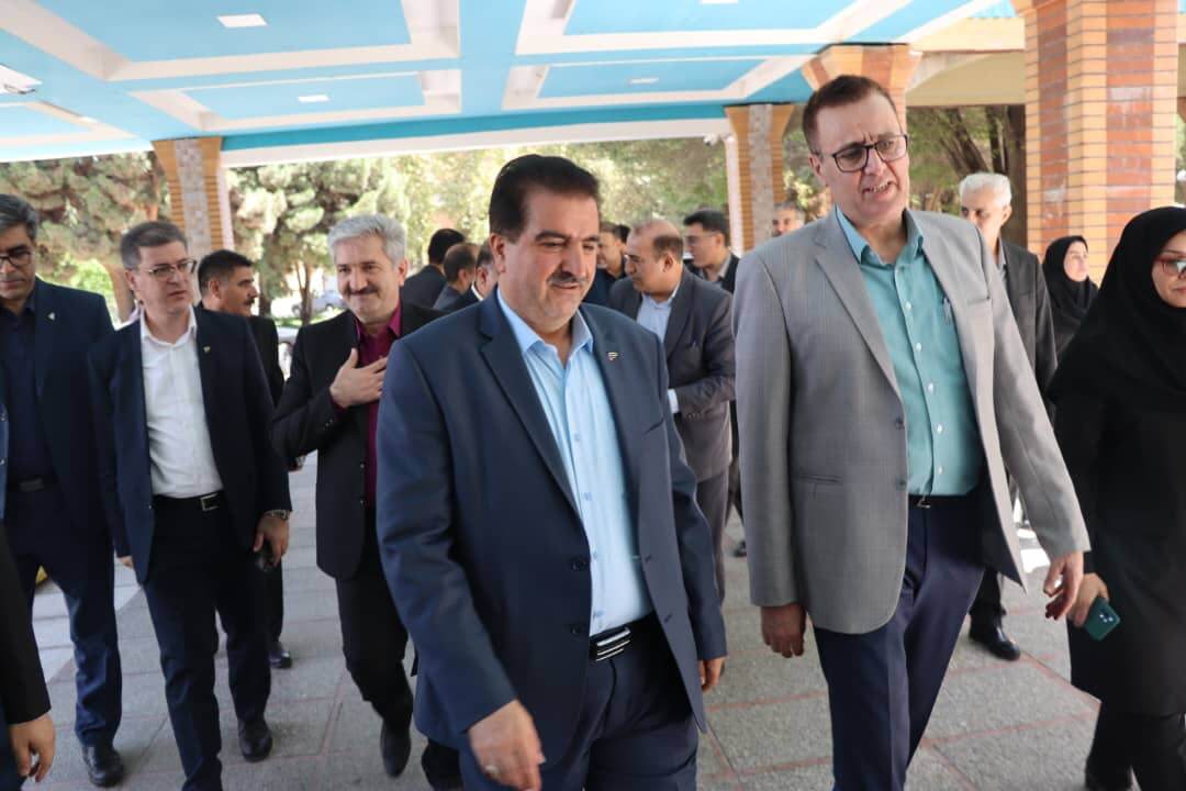 دکتر للـه گانی: بانک رفاه کارگران حضور پر رنگی در استان ها خواهد داشت