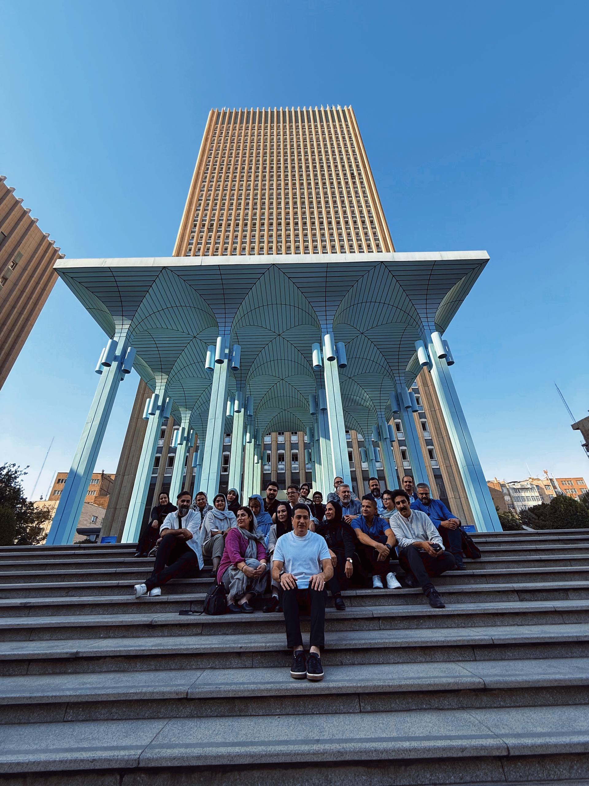 برگزاری بزرگترين کنسرت مردمی تاریخ موسیقی ایران با حضور همایون شجریان در میدان آزادی/ همایون شجریان: بانک صادرات ایران همراه ما در کنار مردم ایستاده است