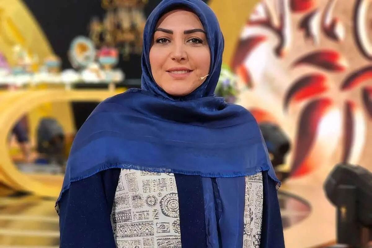 تعجب و خنده‌های المیرا شریفی‌مقدم از پیامک عجیب یک بیننده روی آنتن زنده! + فیلم