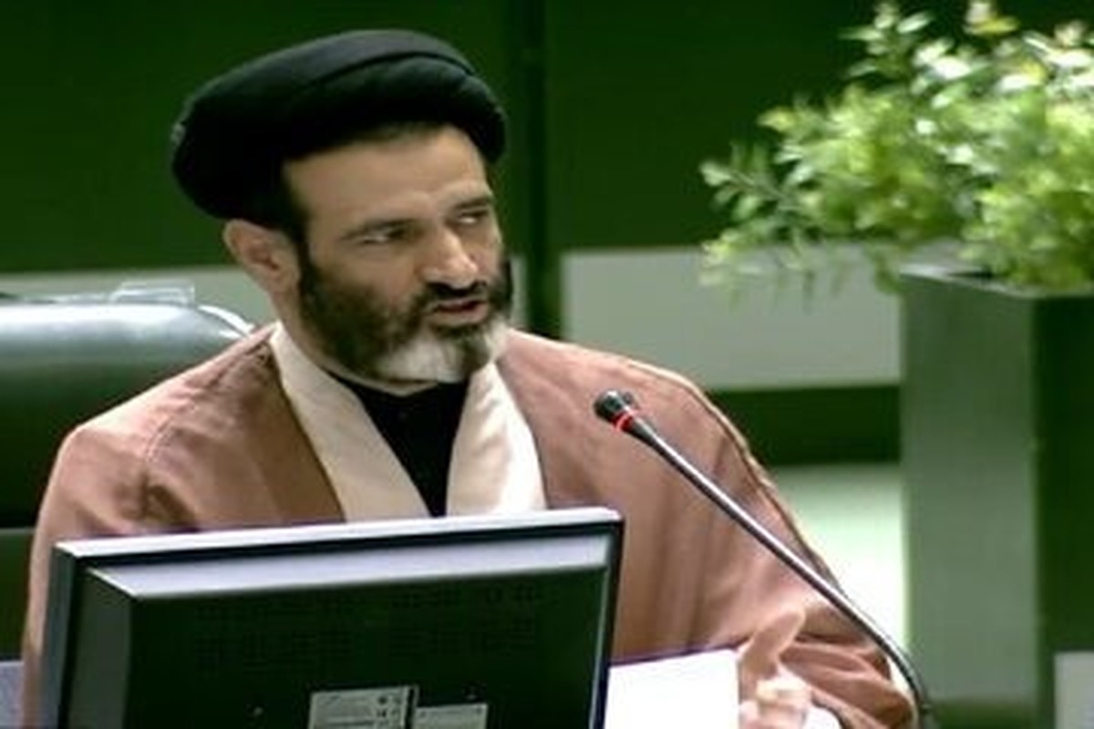 حمله تند نماینده مجلس به وزیر خارجه