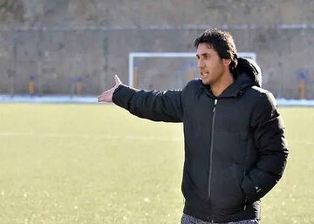 سرمربی پرسپولیس کنار کشید