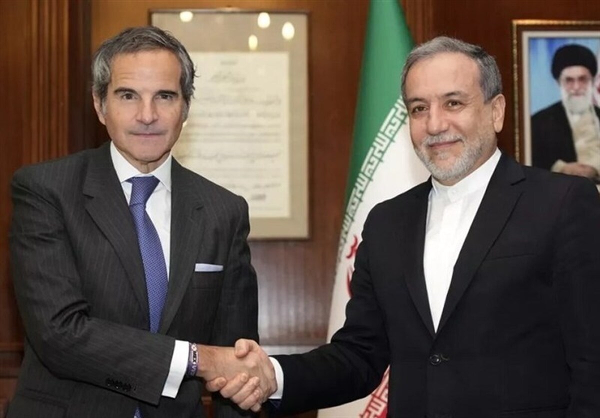 امضای توافق‌نامه توسط عراقچی و گروسی + فیلم