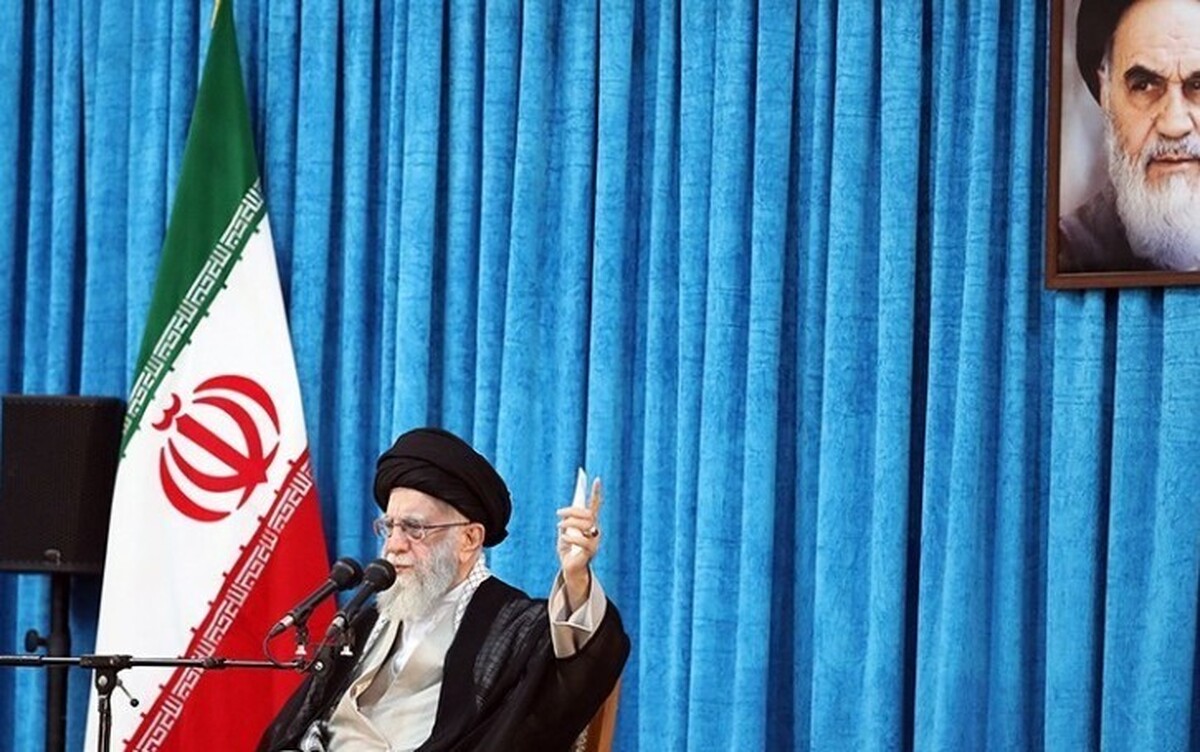 دشمن برای جمهوری اسلامی جایگزین انتخاب کرده بود / گفتند فلان کس پادشاه ایران بشود! دشمن برای جمهوری اسلامی جایگزین انتخاب کرده بود / گفتند فلان کس پادشاه ایران بشود!