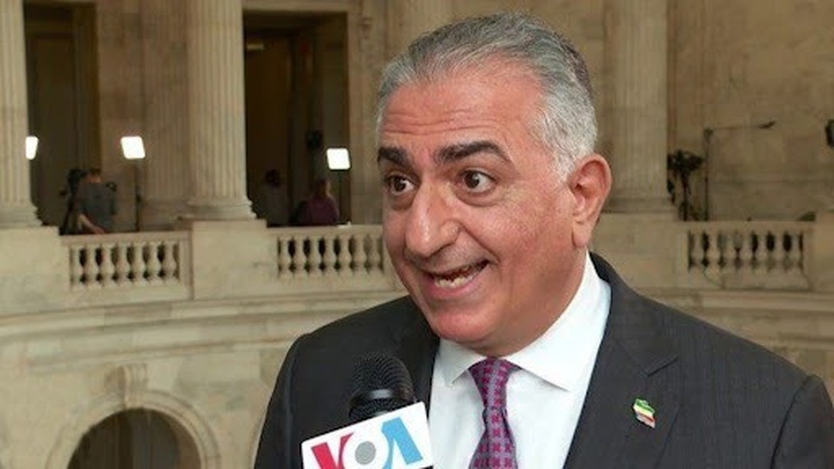 استندآپ کمدی رضا پهلوی در این مراسم!