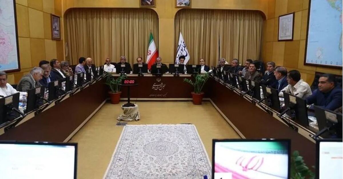 نشست اضطراری کمیسیون امنیت ملی با حضور عراقچی