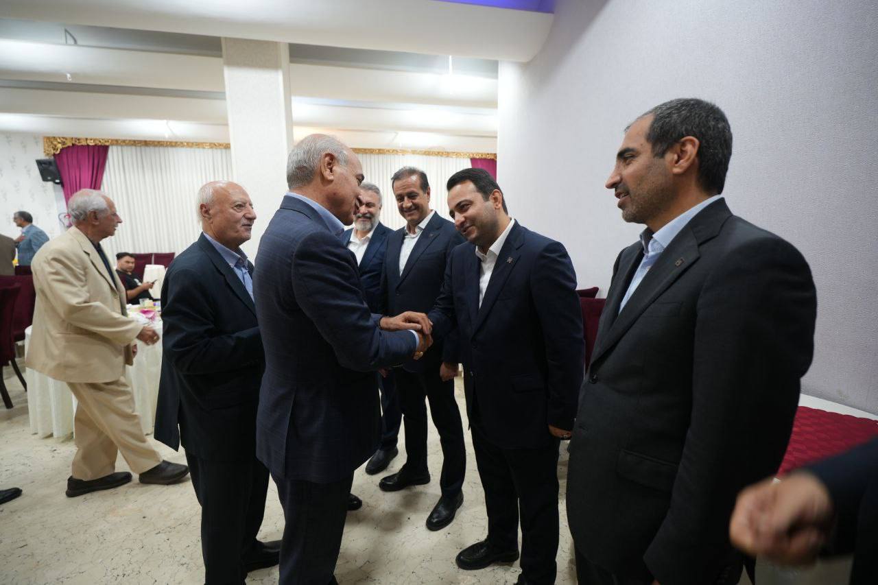 نشست مدیران ادوار بانک صادرات ایران برگزار شد/ محسن سیفی: مهم‌ترین مسئولیت امروز، تداوم مسیر پرافتخار بانک صادرات ایران است