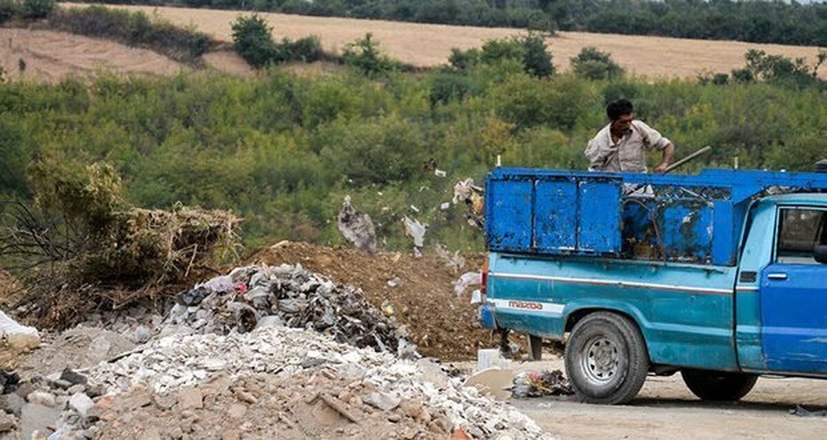 فاجعه زیست محیطی در خلیلآباد / نخالههای ساختمانی بلای جان جنگلهای تاغ شدند فاجعه زیست محیطی در خلیلآباد / نخالههای ساختمانی بلای جان جنگلهای تاغ شدند