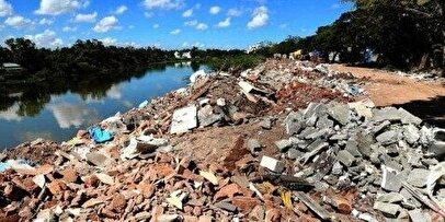 فاجعه زیست محیطی در خلیل‌آباد / نخاله‌های ساختمانی بلای جان جنگل‌های تاغ شدند
