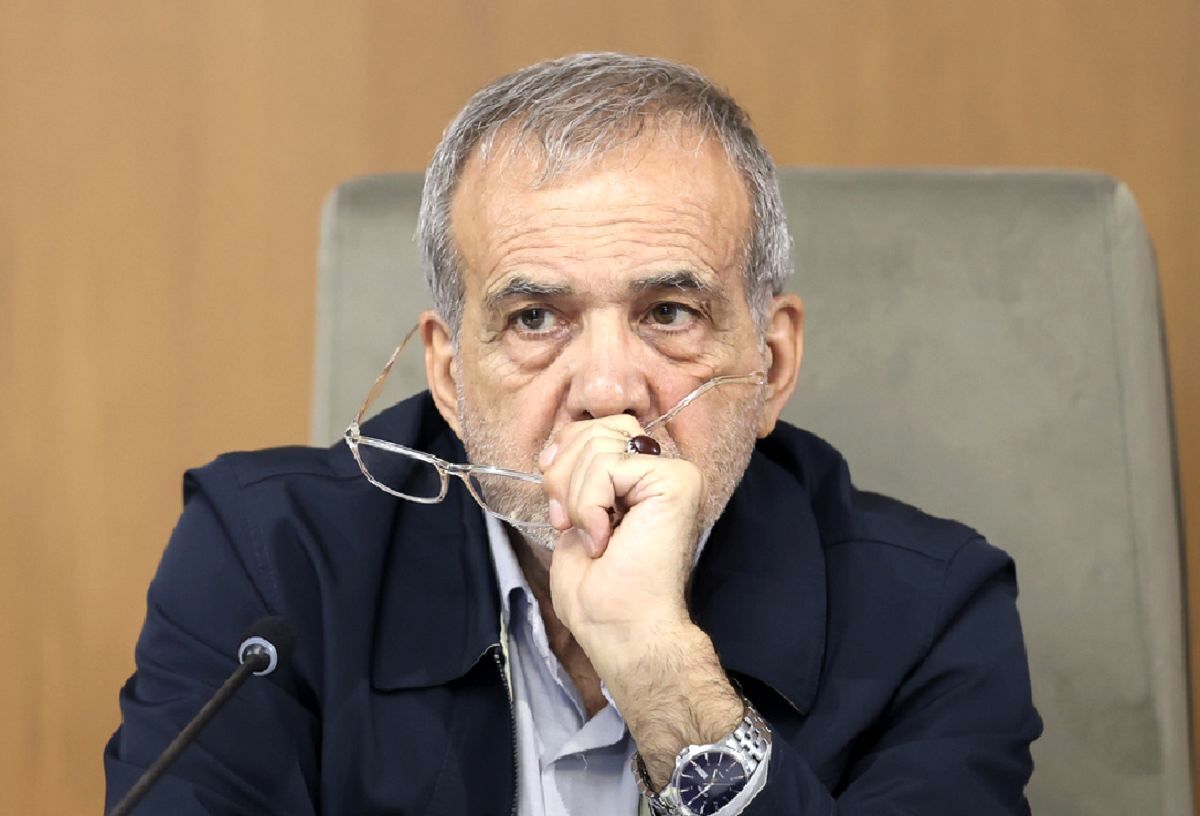 عکسی پربازدید از پزشکیان با پوششی متفاوت عکسی پربازدید از پزشکیان با پوششی متفاوت