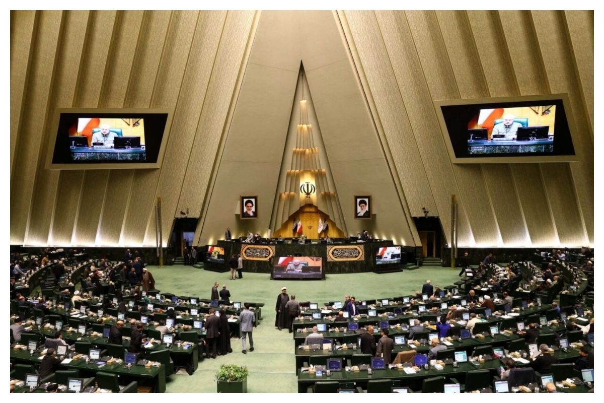 حقوق دریافتی نمایندگان مجلس لو رفت/ مبنای اضافه پرداختی‌ها چیست؟