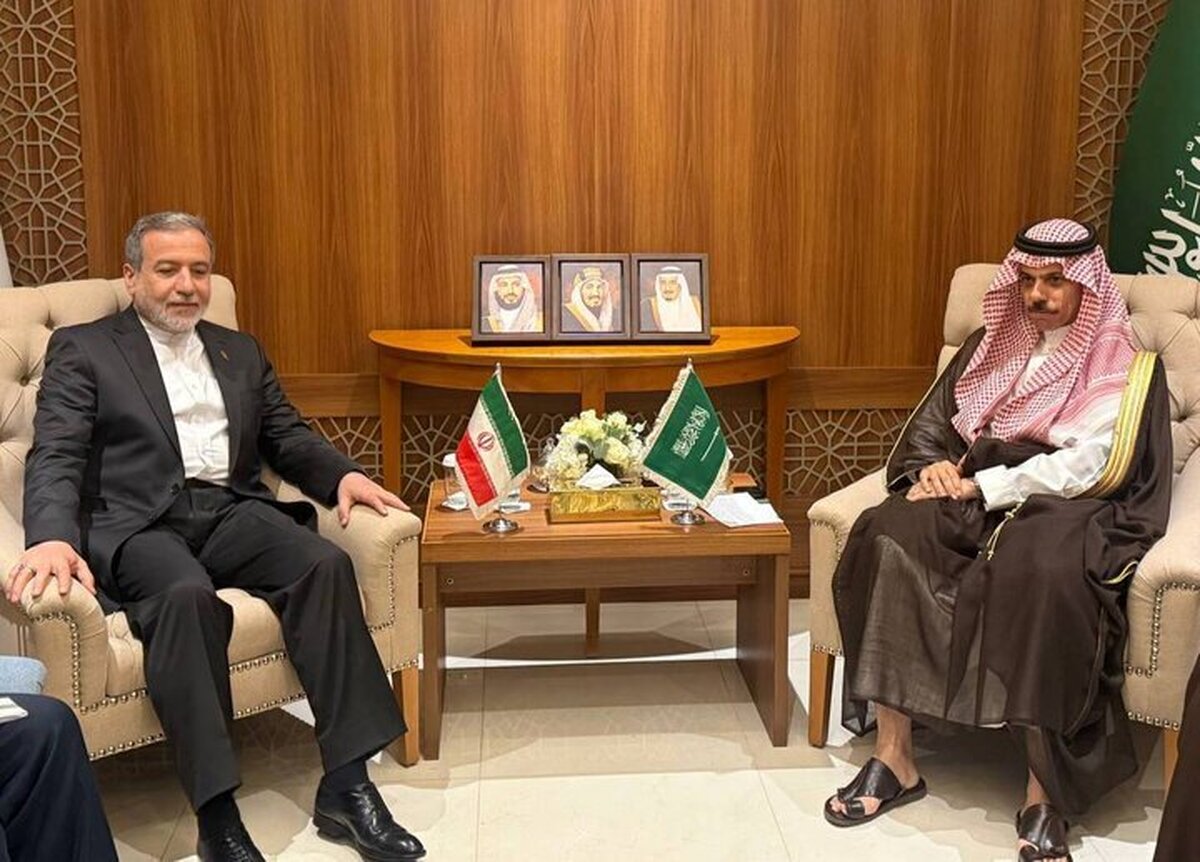 موضوع دیدار عراقچی با وزیرامور خارجه عربستان چه بود؟ موضوع دیدار عراقچی با وزیرامور خارجه عربستان چه بود؟