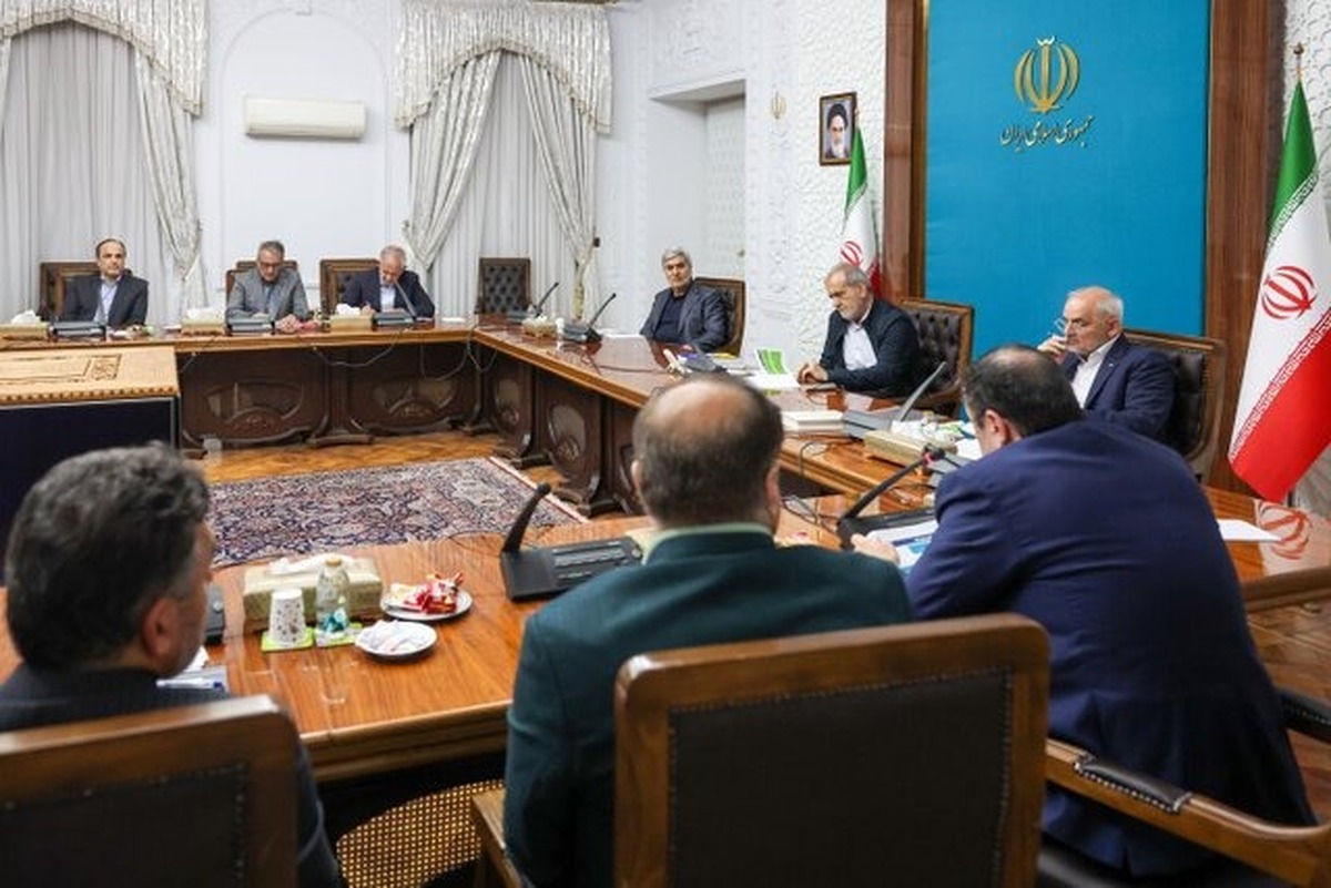 پزشکیان: اقتصاد منطقه خلیج فارس در حال تغییر است پزشکیان: اقتصاد منطقه خلیج فارس در حال تغییر است