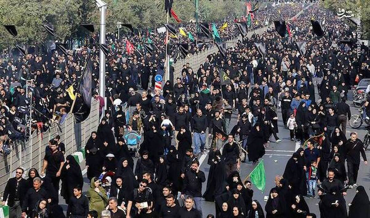 لحظه سقوط وحشتناک مجری تلویزیون از روی بشکه + فیلم