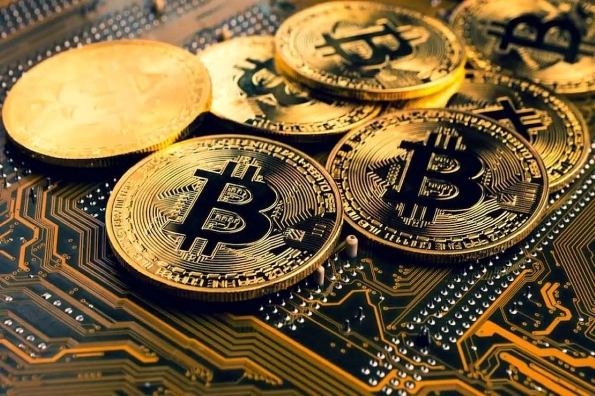 پیش بینی قیمت بیت کوین شهریور ۱۴۰۴ / سقوط یا بازگشت؟ پیش بینی قیمت بیت کوین شهریور ۱۴۰۴ / سقوط یا بازگشت؟