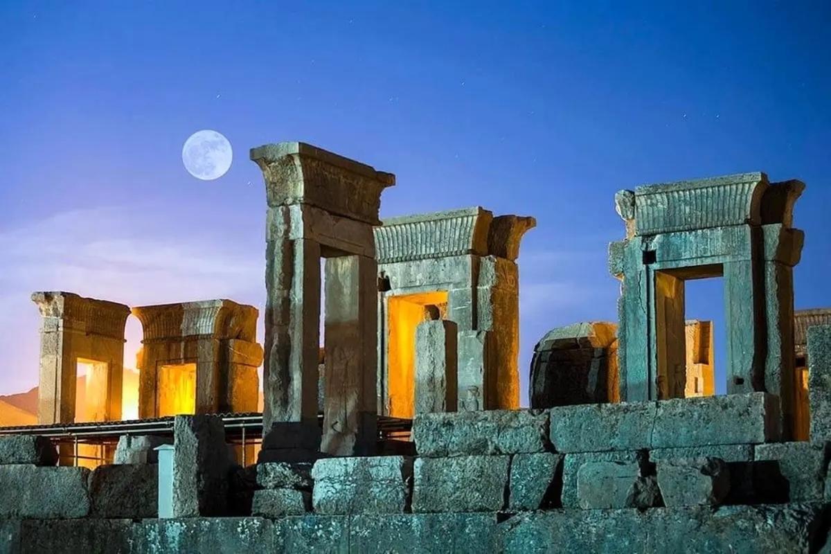 ماجرای برگزاری ارکستر ارمنستان در تخت جمشید چیست؟ ماجرای برگزاری ارکستر ارمنستان در تخت جمشید چیست؟