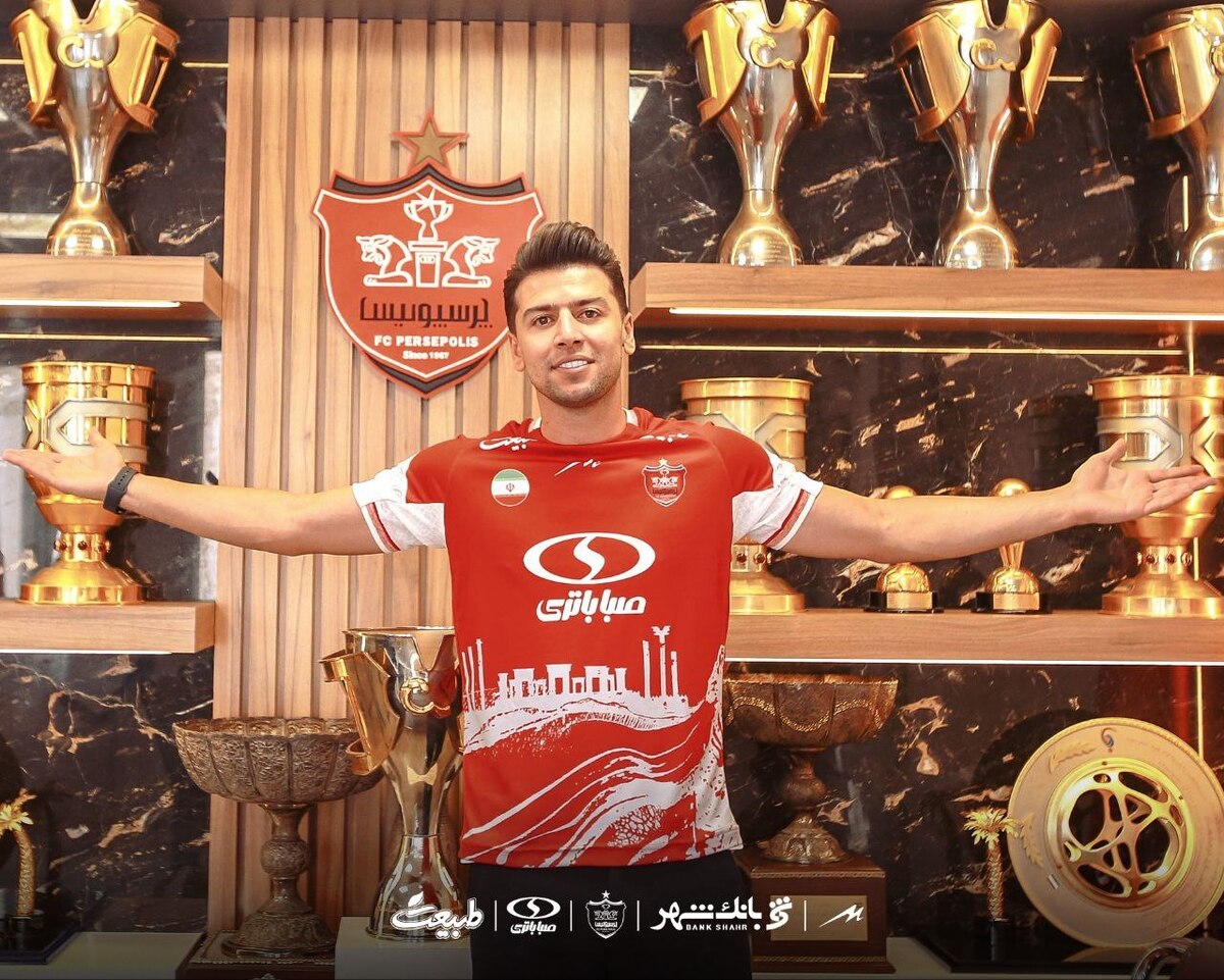 هافبک پرسپولیس آبی پوش می شود؟ هافبک پرسپولیس آبی پوش می شود؟