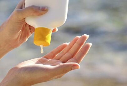 ضدآفتاب را قبل یا بعد از مرطوب‌کننده بزنیم؟