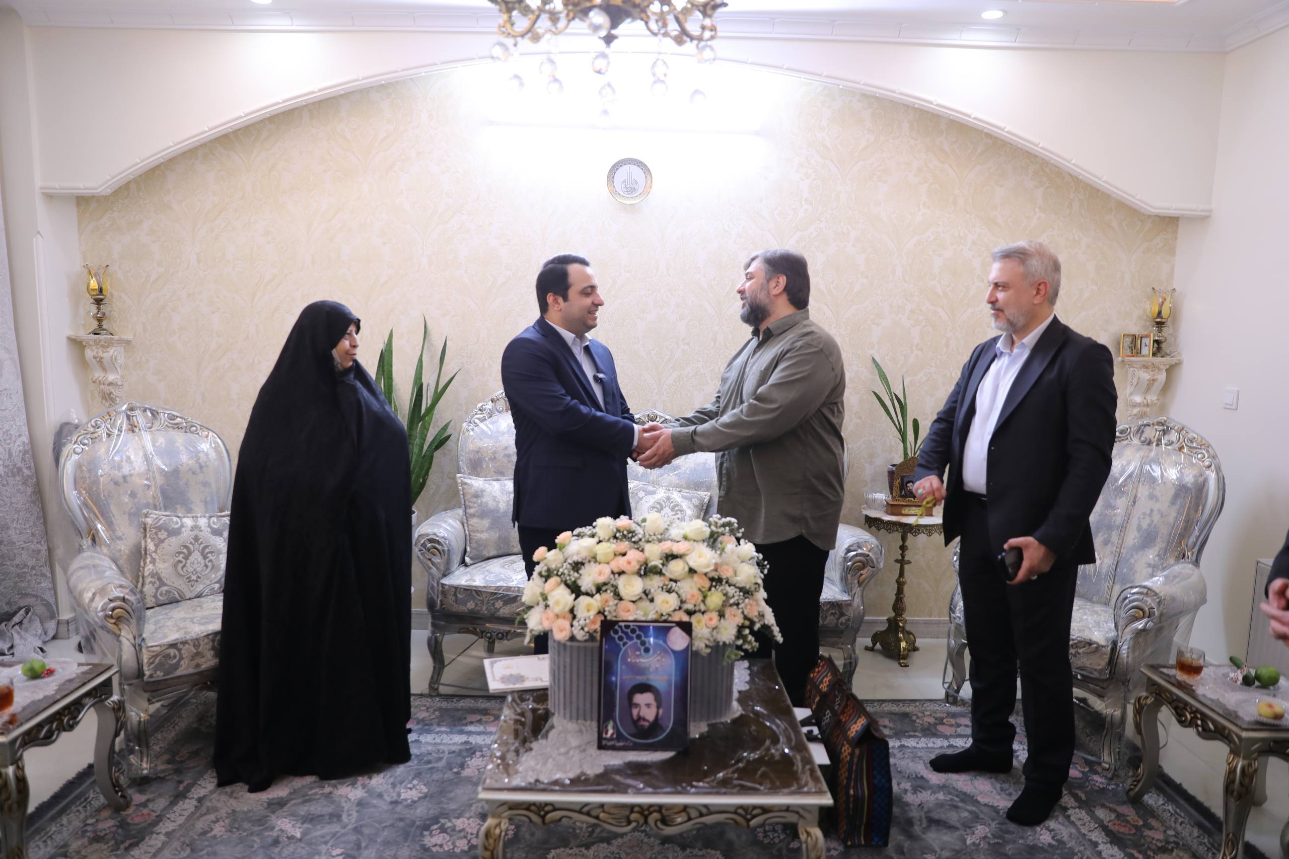 بانک صادرات ایران با تقدیم ۹۶ شهید نماد ایستادگی در کنار مردم است / آغاز افتخارآمیز تدوین تاریخ شفاهی شهدای بانک صادرات ایران