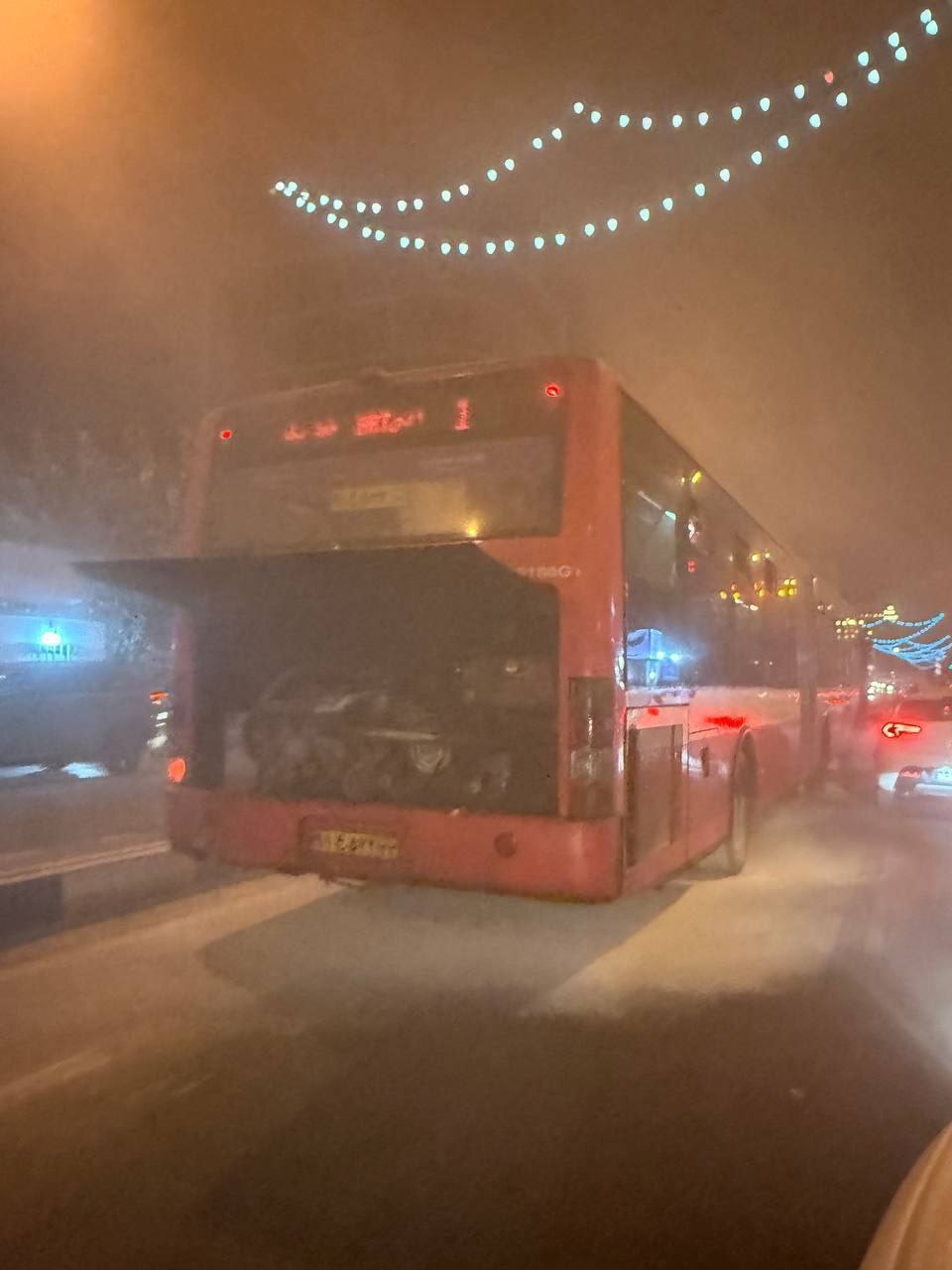 آتش‌گرفتن اتوبوس BRT در پل کالج + تصاویر و جزئیات
