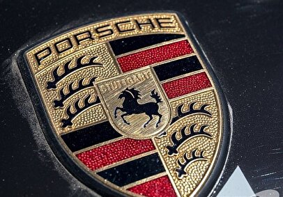 سقوط فروش پورشه