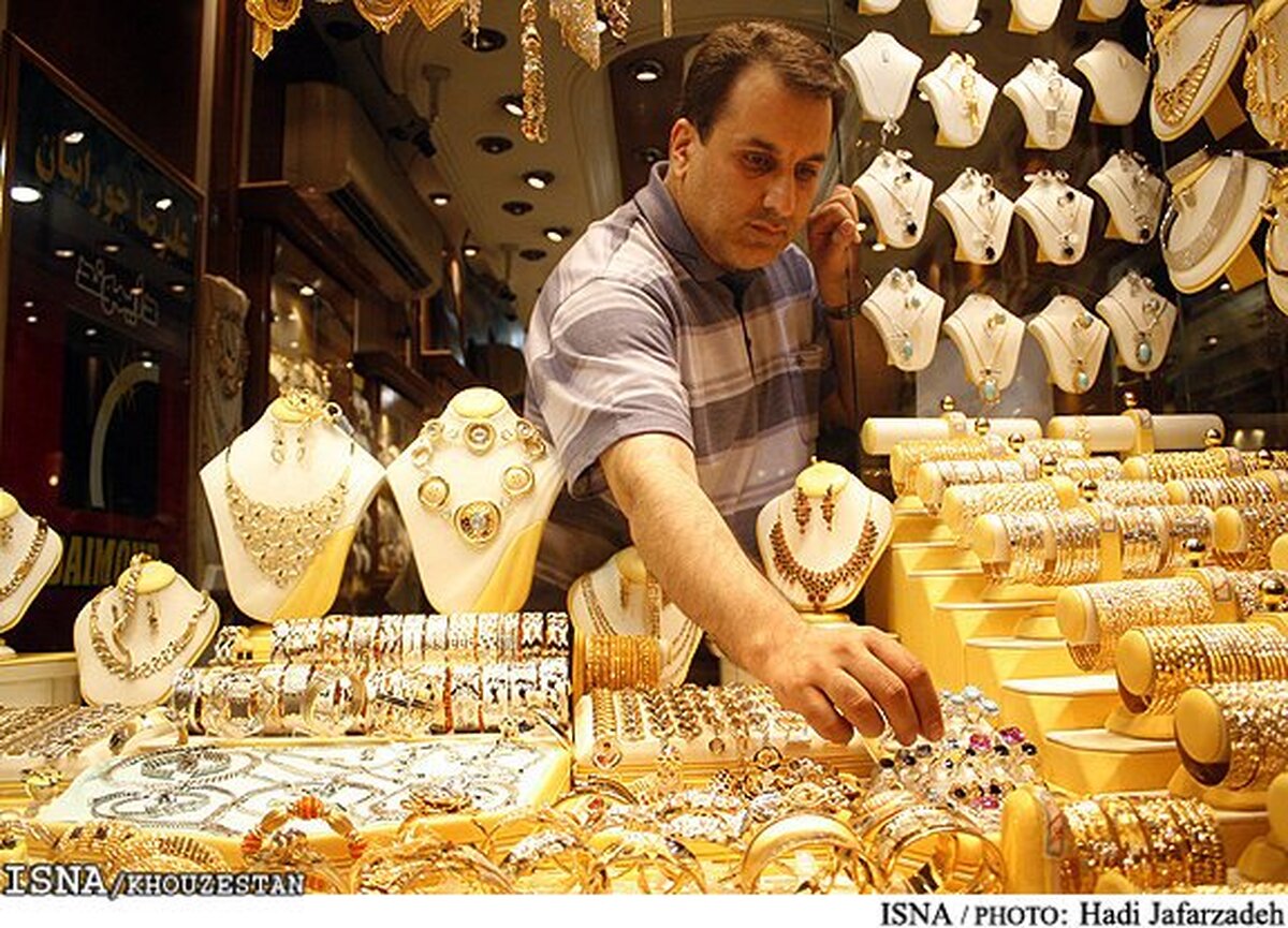 سرگردانی نقدینگی سرمایه‌گذاران/ فعلا نوبت طلا و ارز است
