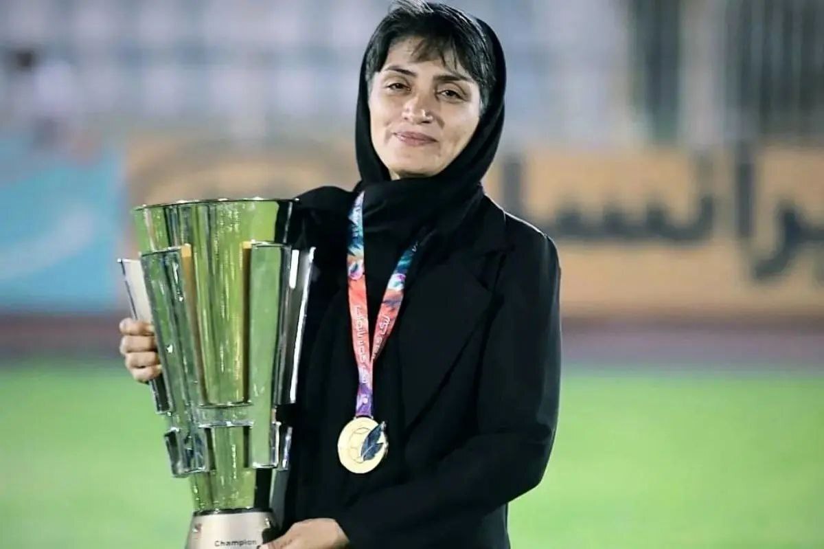 یک بانوی ایرانی برترین سرمربی زن فوتبال آسیا شد یک بانوی ایرانی برترین سرمربی زن فوتبال آسیا شد