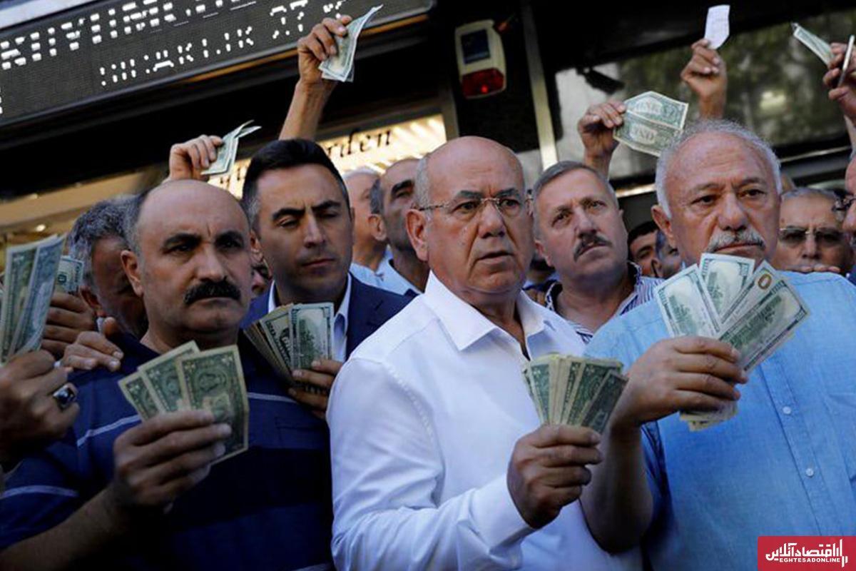 قیمت دلار معامله‌گران را غافلگیر کرد / افزایش چشمگیر قیمت دلار در بازار آزاد امروز ۲۷ مهر ۱۴۰۴