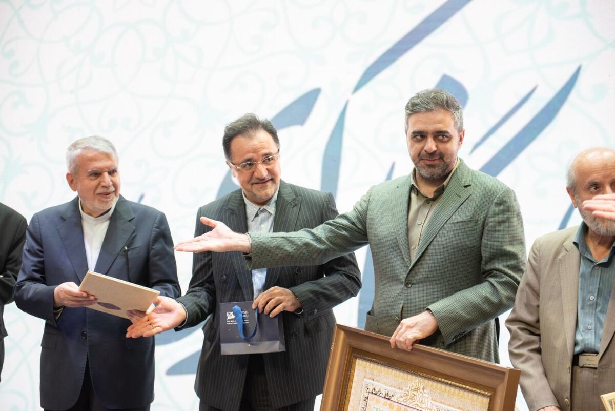 فرشچیان و میراث عشق در رنگ، گزارش اختصاصی از آیین «همای نگارگری ایران»