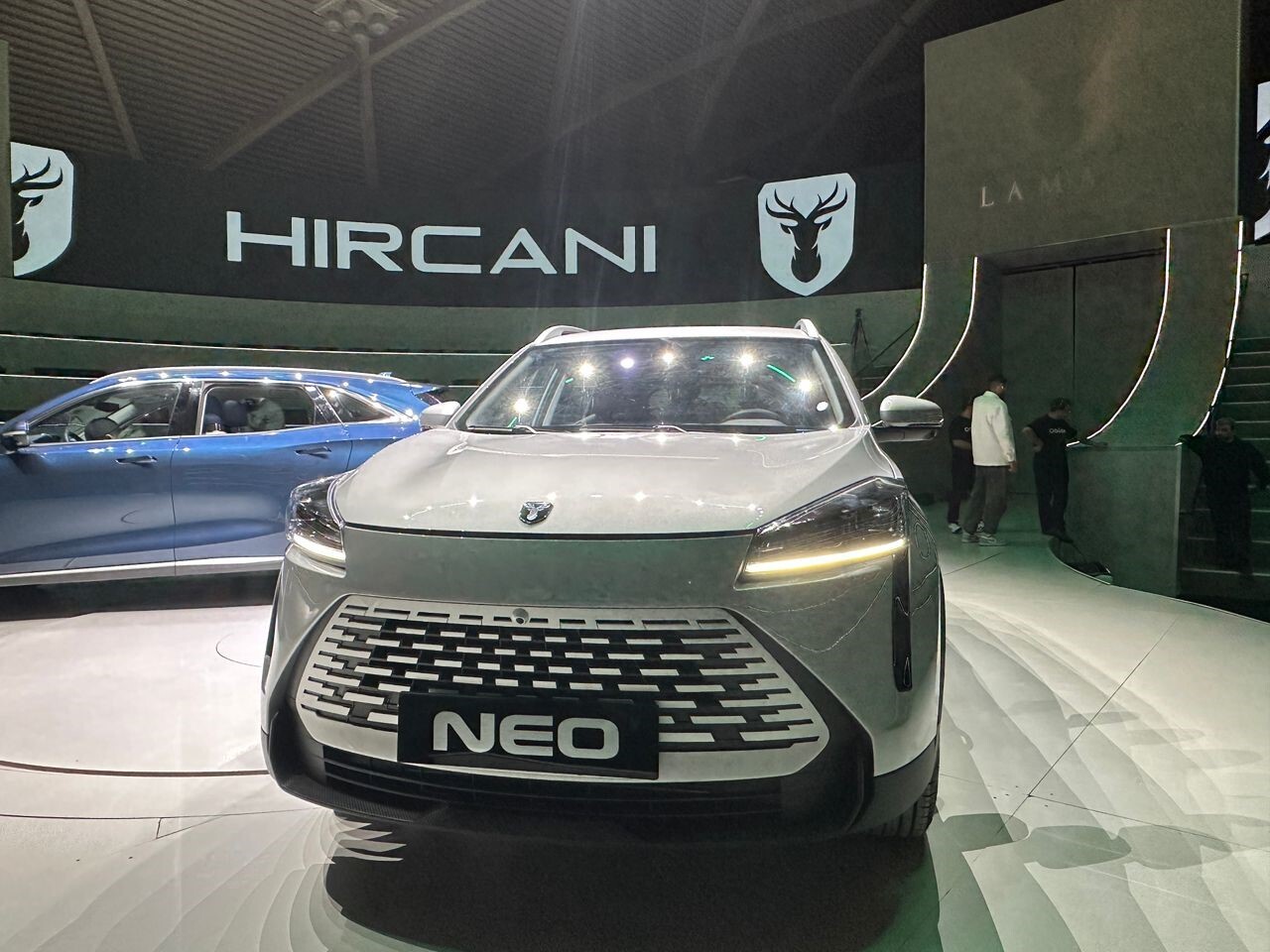 خانواده لاماری بزرگتر میشود؛ نئو و هیرکانی رونمایی شدند خانواده لاماری بزرگتر میشود؛ نئو و هیرکانی رونمایی شدند