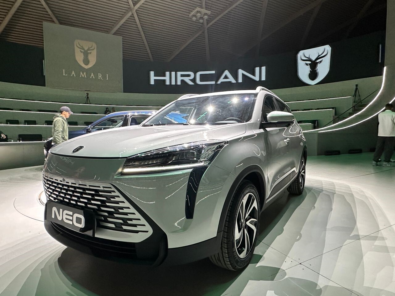 خانواده لاماری بزرگتر میشود؛ نئو و هیرکانی رونمایی شدند خانواده لاماری بزرگتر میشود؛ نئو و هیرکانی رونمایی شدند