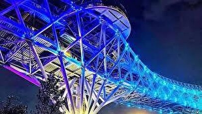 پل طبیعت تغییر رنگ میدهد