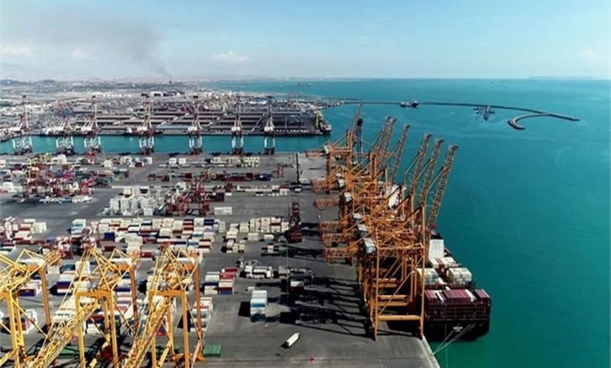 حادثه‌ جدید در بندر شهید رجایی / کرین کشتی از وسط شکست!