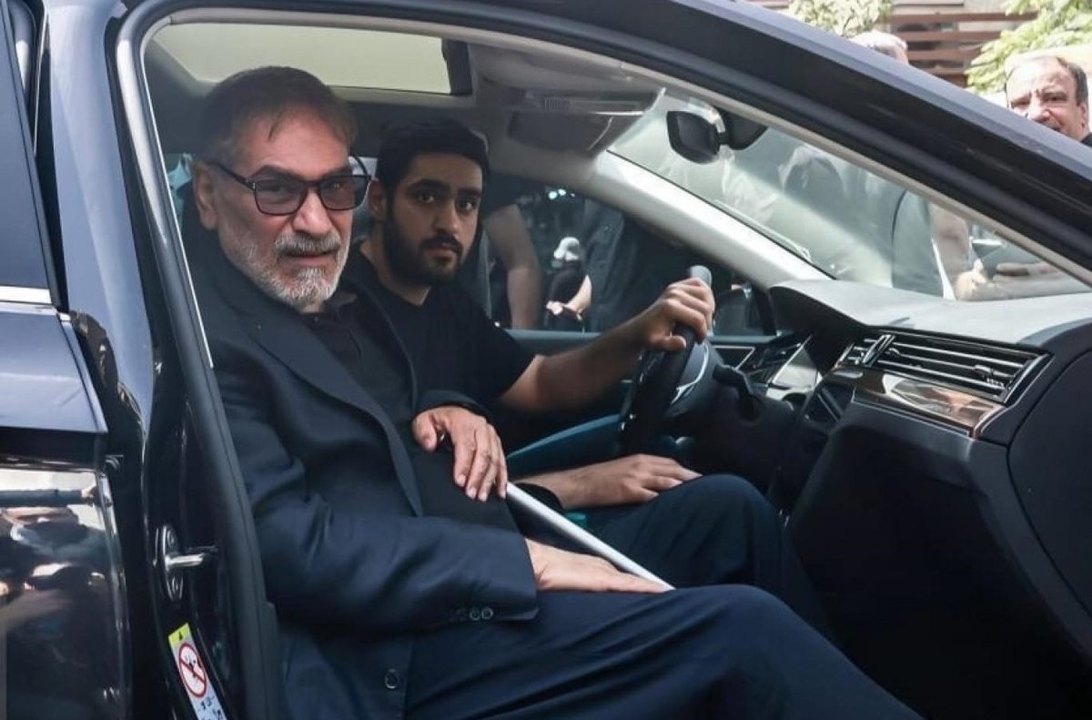 آقای شمخانی! بفرمایید شغل فرزندان شما چیست و از چه راهی امرار معاش می‌کنند؟