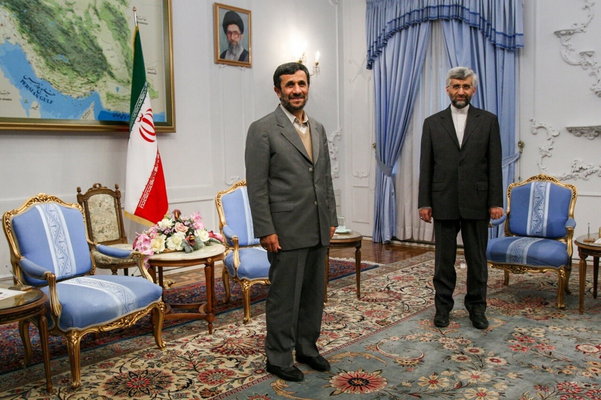 عاملان دیروز و مدعیان امروز/ احمدی‌نژاد و جلیلی چگونه باعث تحریم‌ها علیه ایران شدند؟