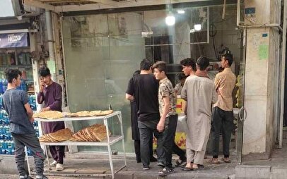 یارانه نان اتباع افغان قطع نشد/ دولت هنوز به ۱۰ میلیون افغانی یارانه می‌دهد!