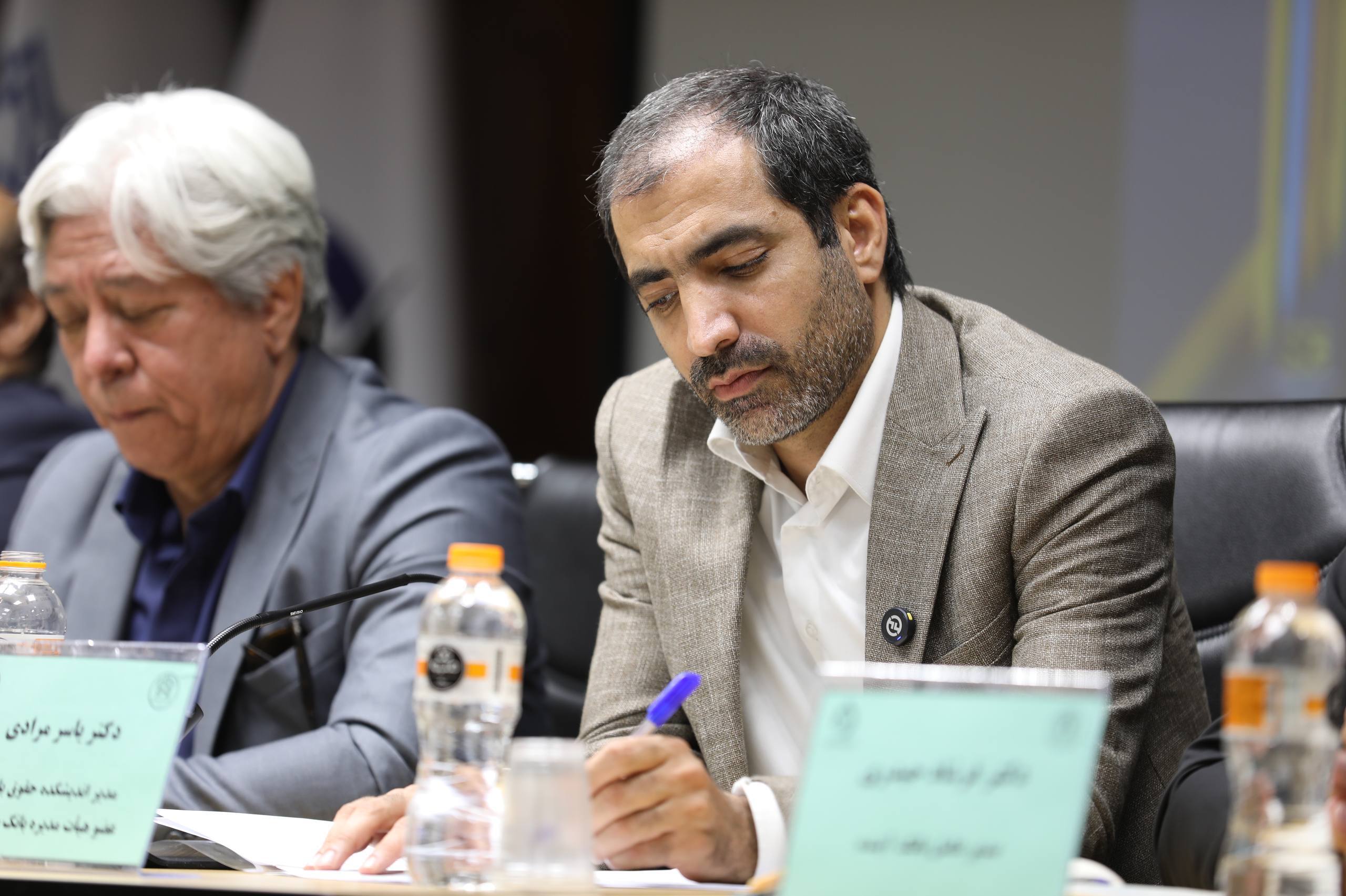 بررسی راه‌های برون‌رفت از چالش تأمین مالی صنعت نفت و گاز توسط عضو هیأت مدیره بانک صادرات ایران