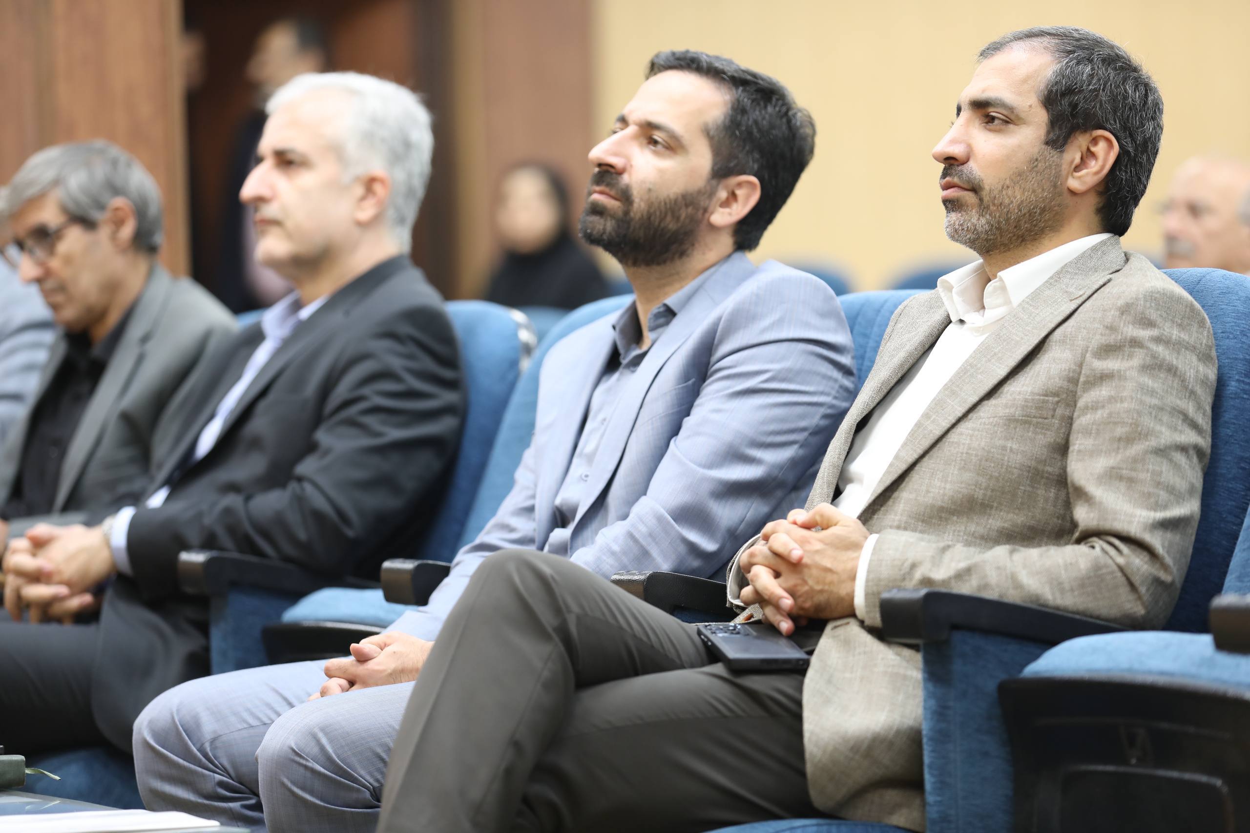 بررسی راه‌های برون‌رفت از چالش تأمین مالی صنعت نفت و گاز توسط عضو هیأت مدیره بانک صادرات ایران